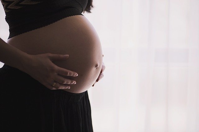 Dieta przyszłej mamy – czego nie jeść w ciąży?